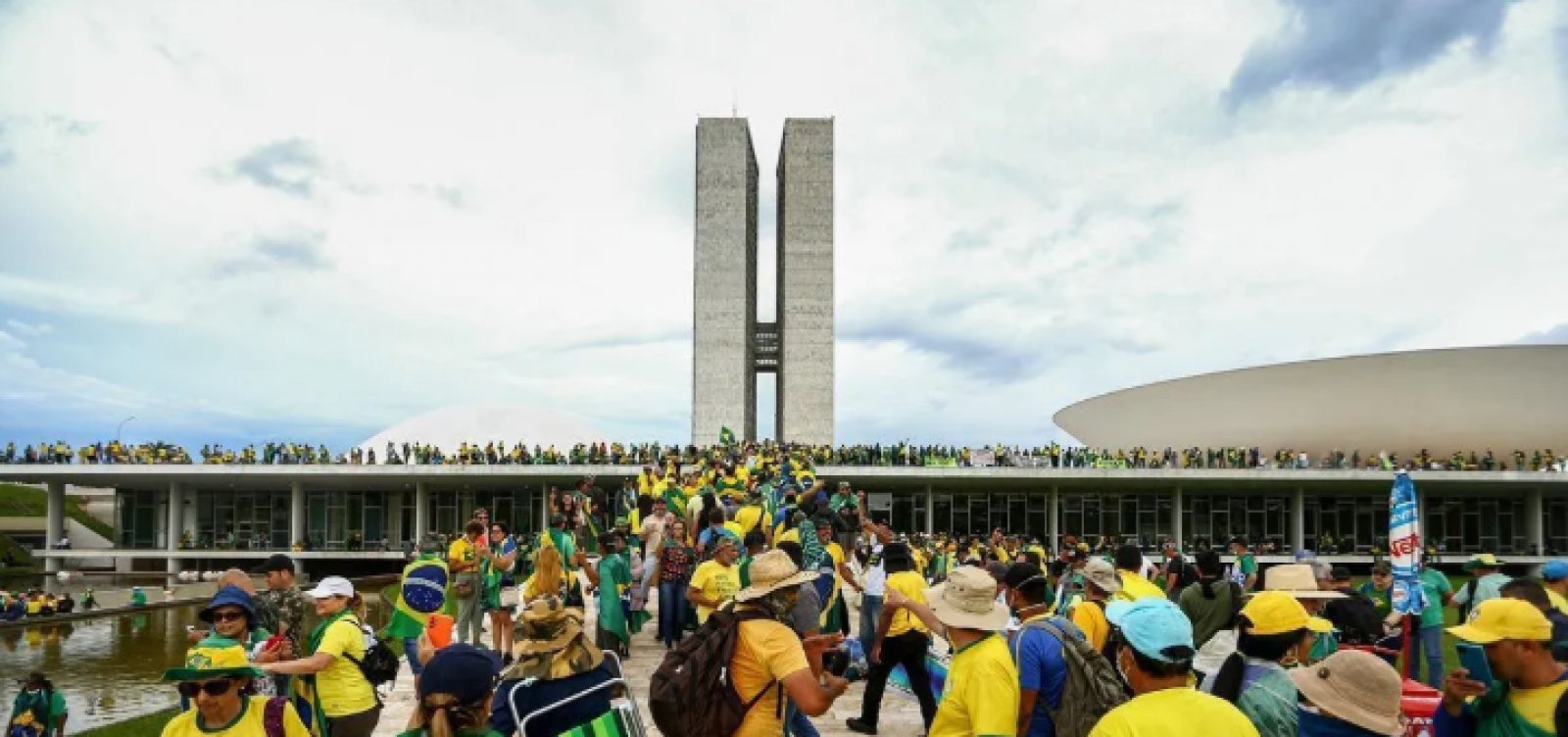 Pesquisa aponta que 51% dos brasileiros são contra anistia aos presos do 8 de Janeiro