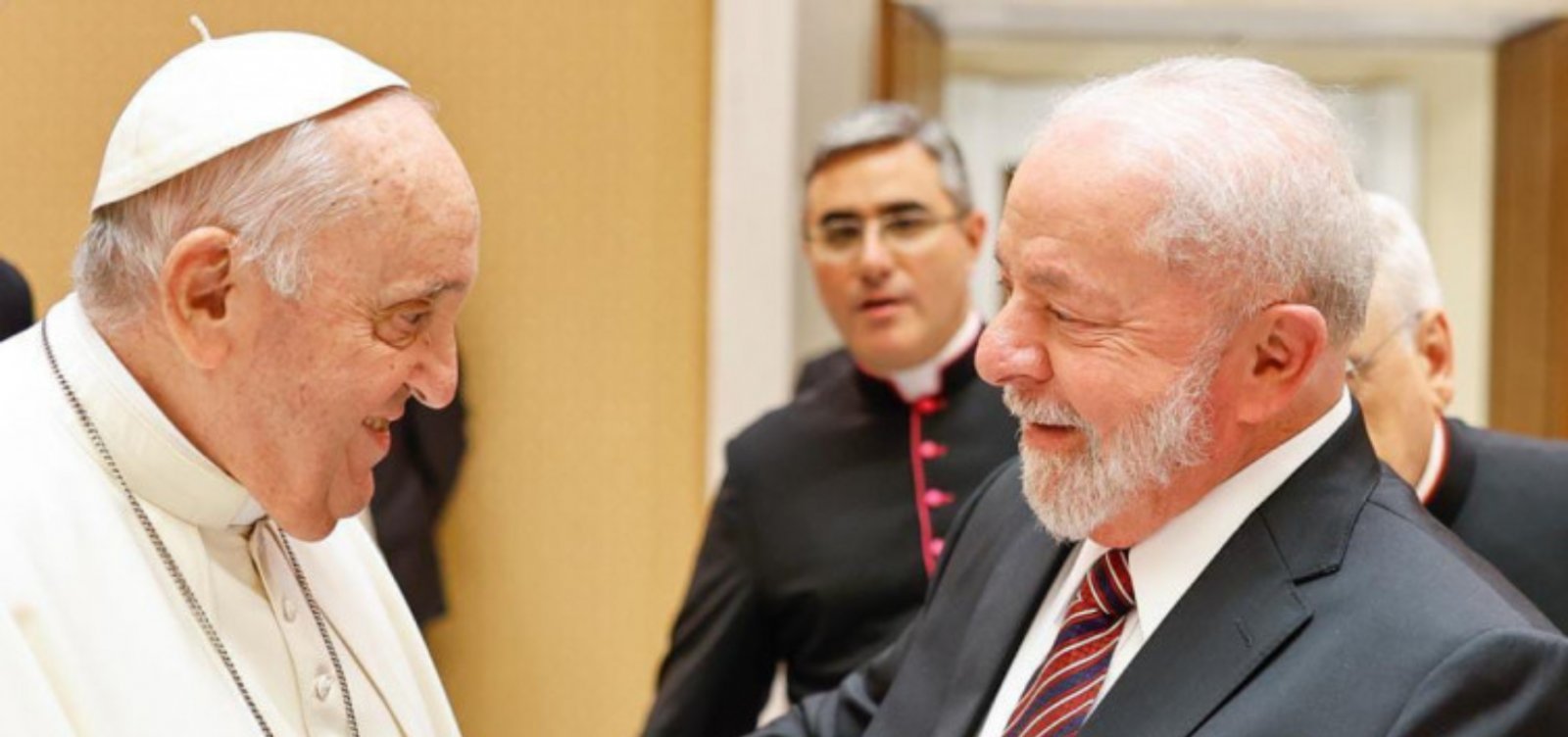 Lula decreta luto oficial de sete dias pela morte do Papa Francisco