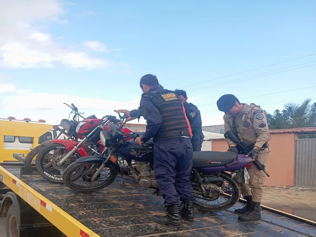 Pedra Vermelha: 3ª CIA PM apreende dezenas de motocicletas durante manobras perigosas na BA 220