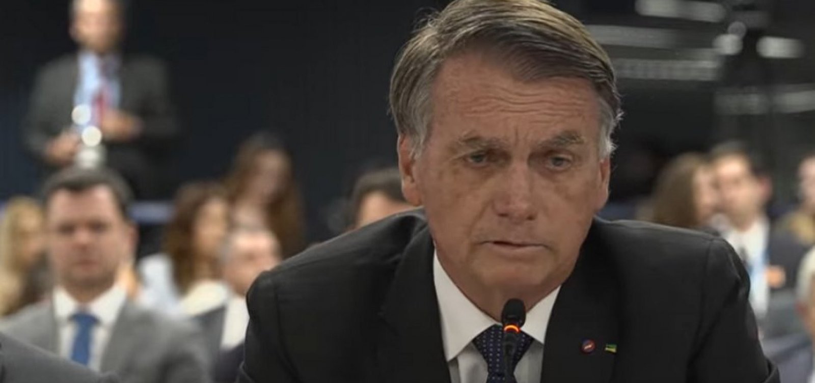 Bolsonaro tem diagnóstico de “intensa esofagite” e cancela compromissos