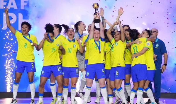 Brasil bate Portugal e é 1º campeão da Copa do Mundo de Futsal Feminino