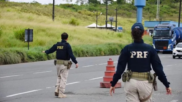 PRF inicia operação nas rodovias federais para festas de final de ano