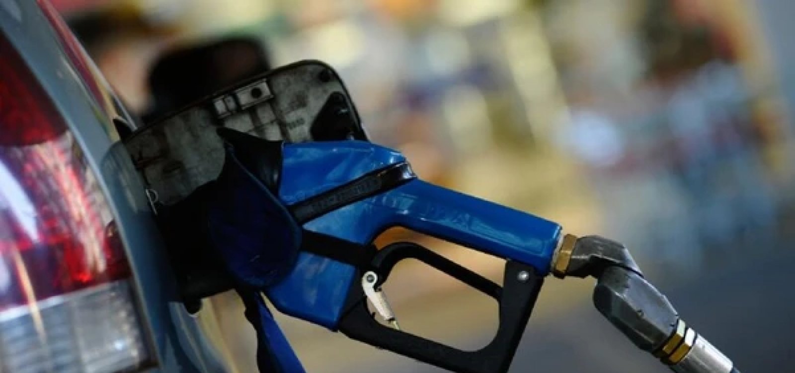 Gasolina sofre novo aumento de 10,2% na Bahia