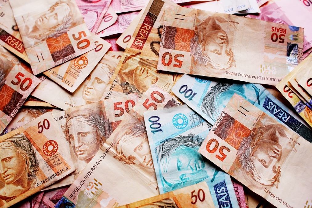 Brasileiros tem R$ 10,57 bilhões em dinheiro esquecido; veja como consultar