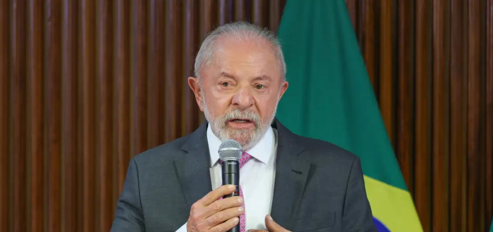 Lula assina decretos que ampliam regras para big techs no Brasil